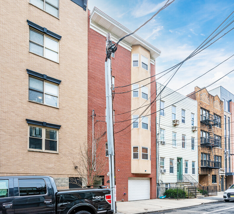 83 Madison St in Hoboken, NJ - Building Photo