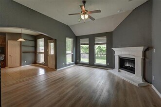 5755 Skinner Way in Grand Prairie, TX - Building Photo - Building Photo