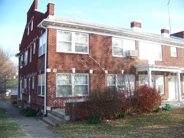 926 N Summit St in Arkansas City, KS - Foto de edificio