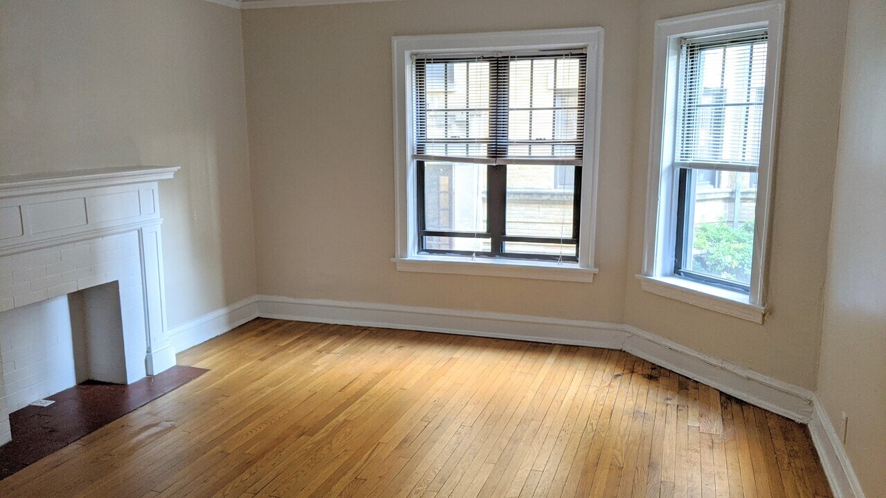 929 Forest Ave in Evanston, IL - Building Photo