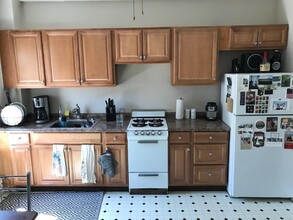 31 Chester St, Unit 2R in Somerville, MA - Foto de edificio - Building Photo