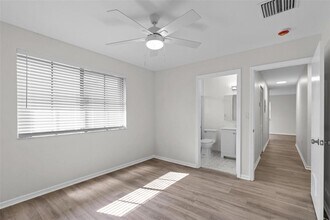 5637 Taft St, Unit 5637 in Hollywood, FL - Foto de edificio - Building Photo