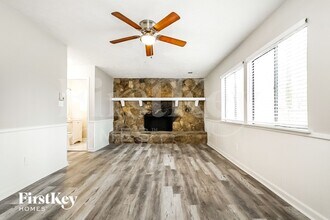 855 Lost Creek Cir in Stone Mountain, GA - Building Photo - Building Photo