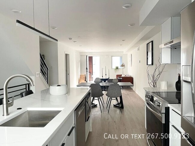 property at 2605 E Boston St