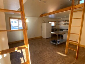 5364 Montezuma Rd in Dillon, CO - Building Photo - Building Photo