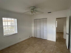 8840 SW 38th St in Miami, FL - Building Photo - Building Photo