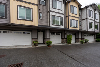 Villas At Mondavio in Redmond, WA - Building Photo - Building Photo