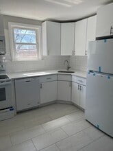 433 Sea Street in Quincy, MA - Foto de edificio - Interior Photo