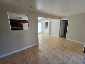 327 Wonder St in Reno, NV - Building Photo - Building Photo