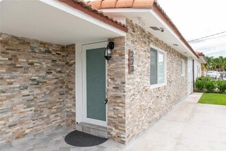 223 SW 81st Ave in Miami, FL - Building Photo - Building Photo