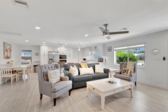 1835 Carandis Rd in West Palm Beach, FL - Foto de edificio - Building Photo