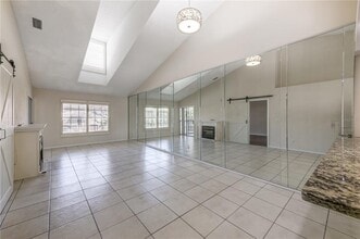 134 Sun Isle Cir in Treasure Island, FL - Building Photo - Building Photo