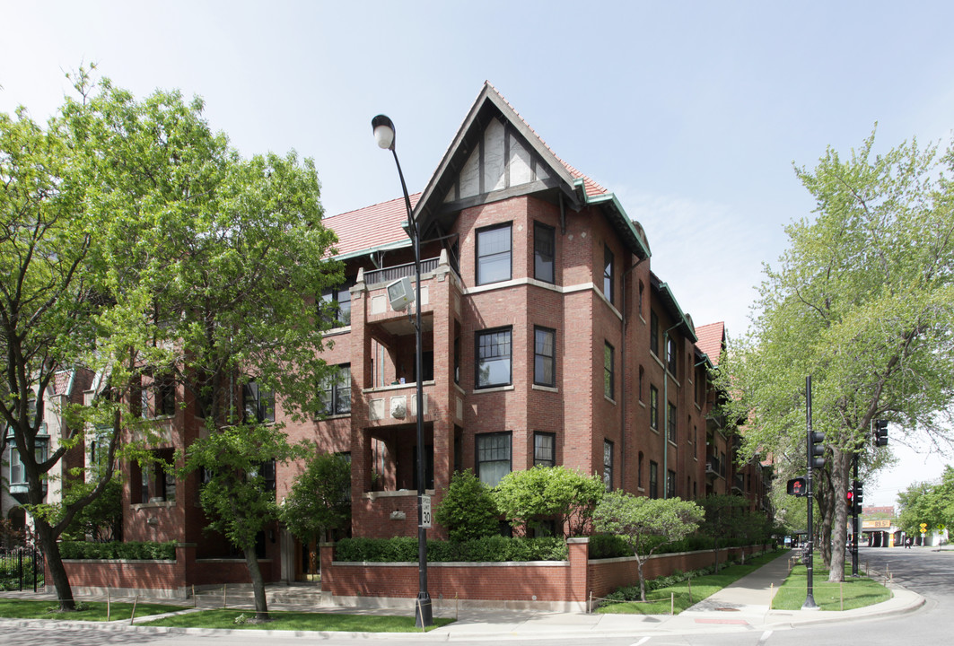 5100 S Hyde Park Blvd in Chicago, IL - Building Photo