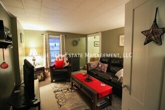 48 Elm St, Unit C in Bangor, ME - Building Photo - Building Photo