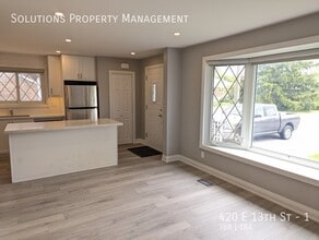 420 E 13th St in Hamilton, ON - Building Photo - Building Photo