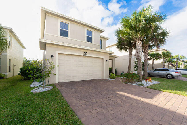 1621 NW Cataluna Cir in Port St. Lucie, FL - Building Photo - Building Photo