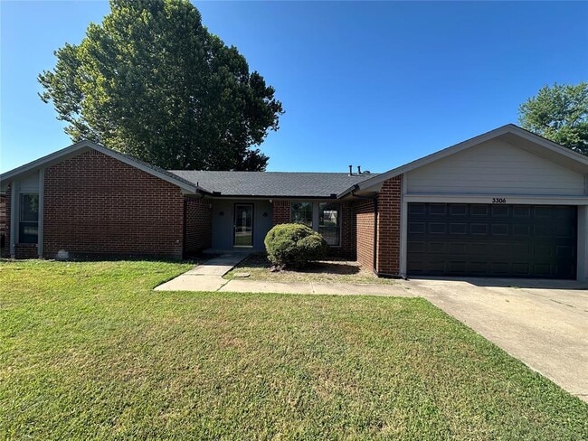 3306 Rambling Oaks Dr