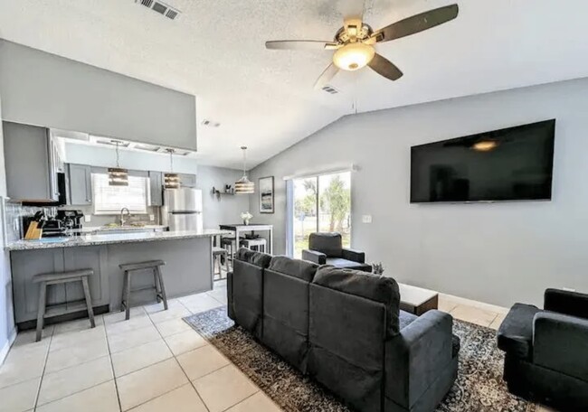 3735 Biltmore Dr, Unit Biltmore in Panama City, FL - Building Photo - Building Photo