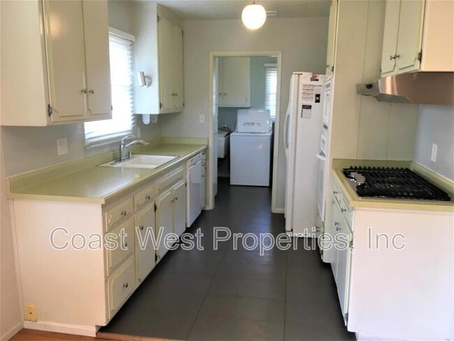 4727 Glacier Ave in San Diego, CA - Building Photo - Building Photo