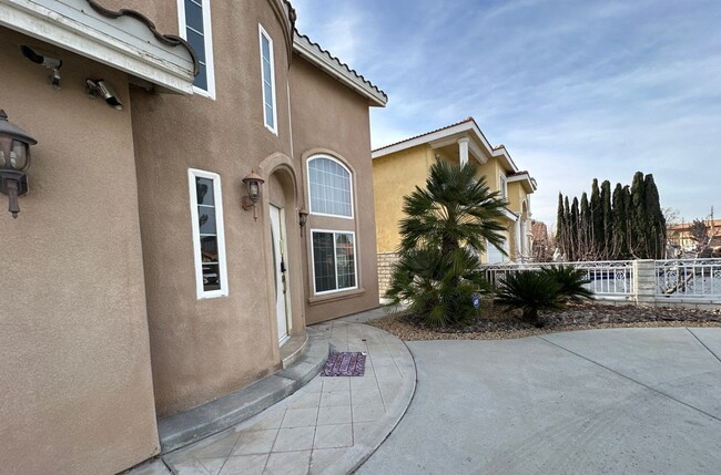 18105 Lakeview Dr in Victorville, CA - Building Photo - Building Photo