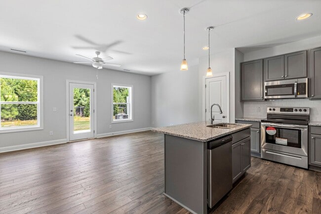 416 Barrington Row Ave in Zebulon, NC - Building Photo - Building Photo