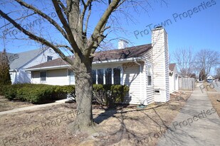 1251 W Marion St in Joliet, IL - Building Photo