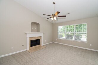 14 Camden Way in Fairburn, GA - Building Photo - Building Photo