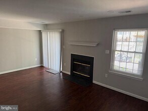 6110 George Baylor Dr in Centreville, VA - Building Photo - Building Photo
