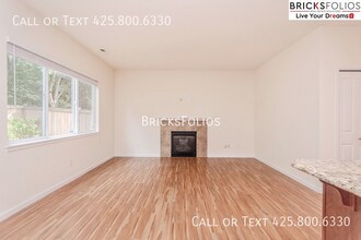 18325 31st Ave SE in Bothell, WA - Building Photo - Building Photo