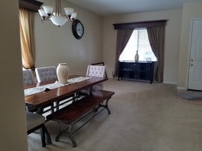 2597 Maybrook Dr in Sacramento, CA - Building Photo - Building Photo