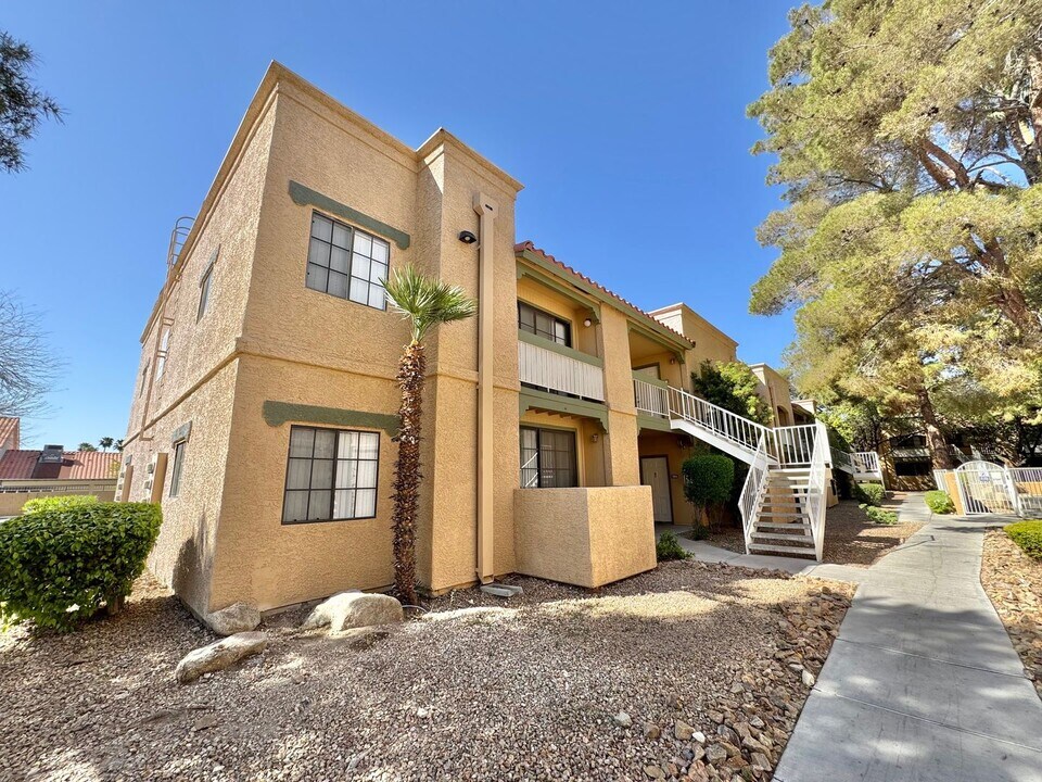 5130 S Jones Blvd in Las Vegas, NV - Building Photo