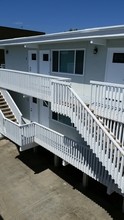 838 Cypress Ave in Hermosa Beach, CA - Foto de edificio - Building Photo