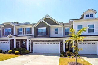 541 Barneswyck Dr in Fuquay Varina, NC - Building Photo - Building Photo