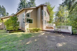 22900 NE 12th Pl in Sammamish, WA - Building Photo - Building Photo