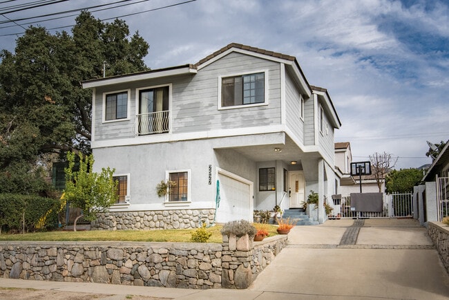 property at 2527 Piedmont Ave