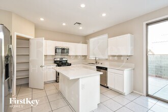 2649 Salida Del Sol Ct in Las Vegas, NV - Building Photo - Building Photo