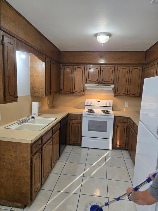 127 Regency Ave in Victoria, TX - Building Photo