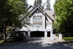 Castlewoods in Port Moody, BC - Building Photo