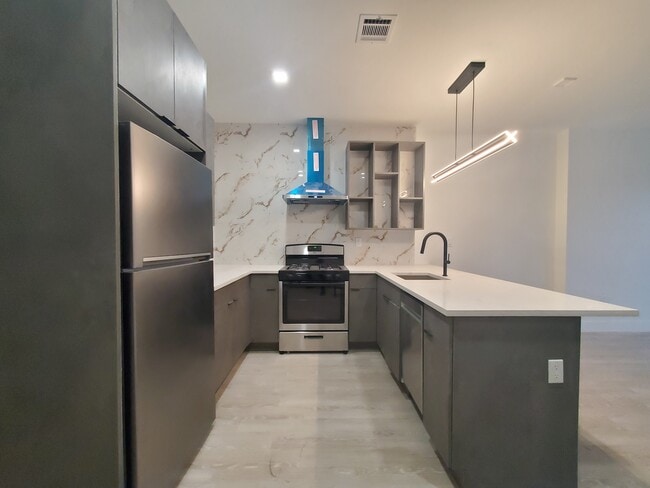 670 Ocean Ave, Unit 2