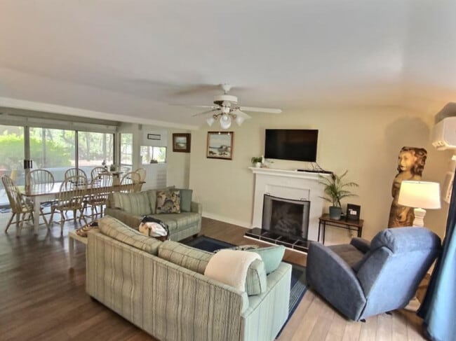 property at 11520 Council Ln