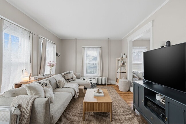 186 Arnoldale Rd, Unit 2 in West Hartford, CT - Building Photo - Building Photo