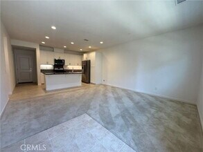 28618 Jardineras Dr in Santa Clarita, CA - Building Photo - Building Photo