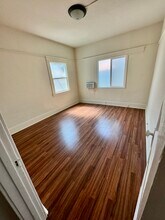 6200 De Longpre Ave, Unit B in Los Angeles, CA - Building Photo - Building Photo