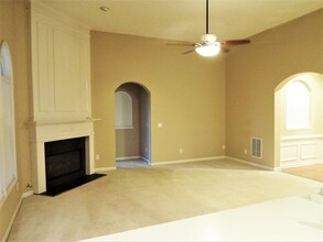 985 Martin Field Dr in Lawrenceville, GA - Building Photo - Building Photo