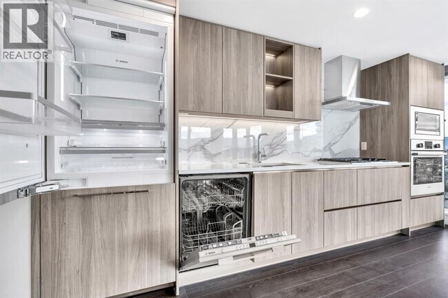 4890 Lougheed Hwy. in Burnaby, BC - Building Photo - Building Photo