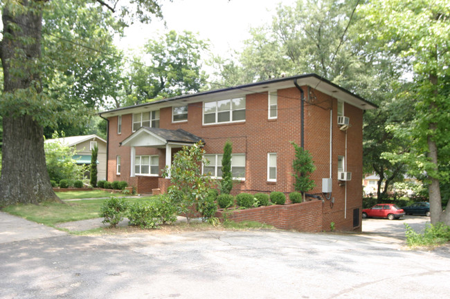 1771 Rugby Ave in College Park, GA - Foto de edificio - Building Photo