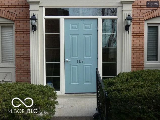 property at 1117 Canterbury Ct