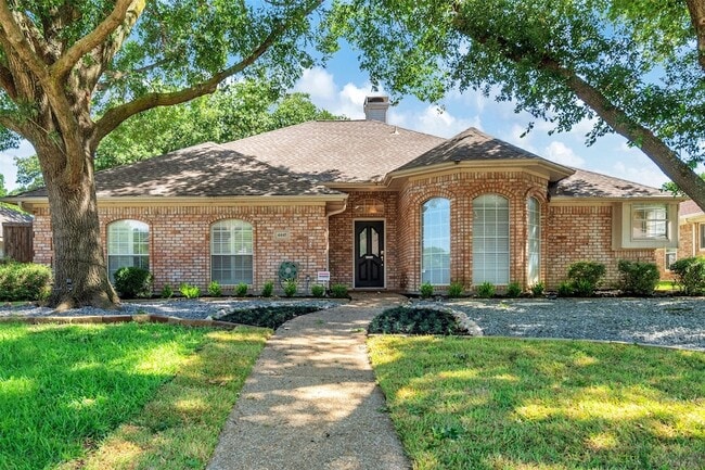 property at 4445 Jenning Dr
