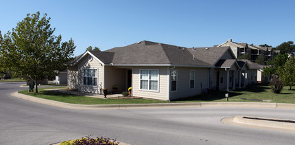 Edgewood at the Gables in Tulsa, OK - Building Photo - Building Photo