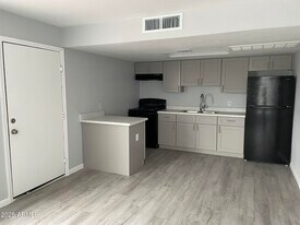 1002 North 25th Pl in Phoenix, AZ - Building Photo